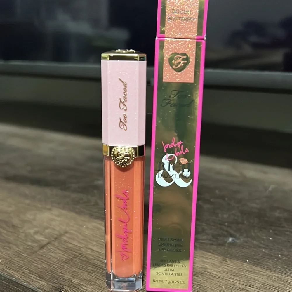 💘🌙HP! Too Faced x Jordan Woods Social Butterfly Dazzling Gloss